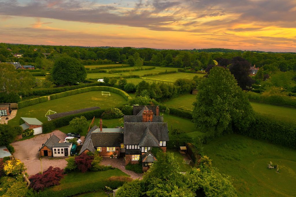 Property photo 2 of 24