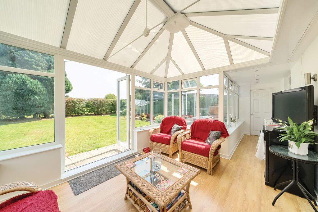 Property photo 3 of 16 Conservatory