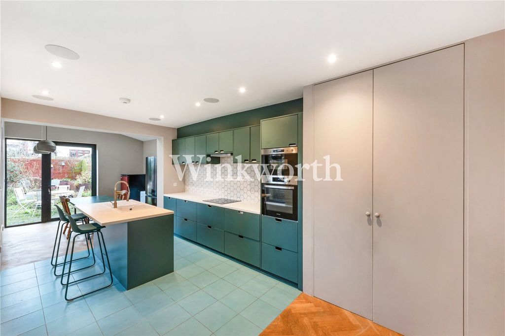 Property photo 1 of 23 Picture No. 06