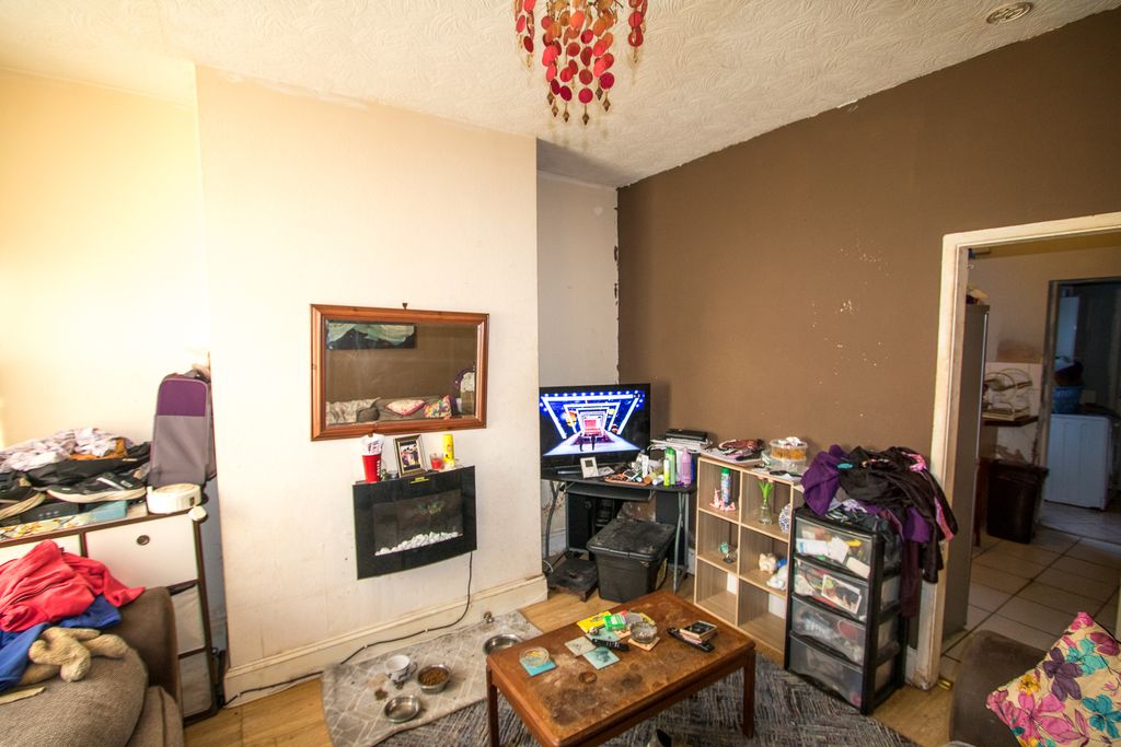 Property photo 2 of 16