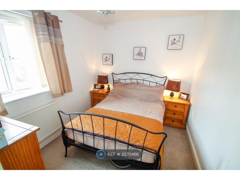 Property photo 3 of 7 Bed Room