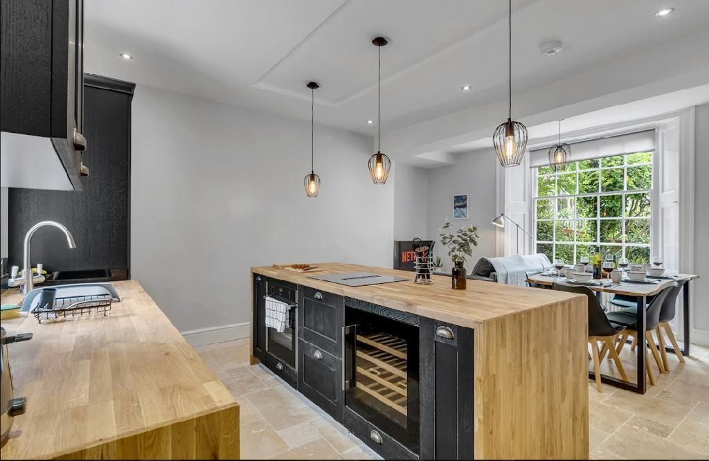 Property photo 2 of 36 87891108-d601-48Ab-8B13-Bba9242898d9.Jpg