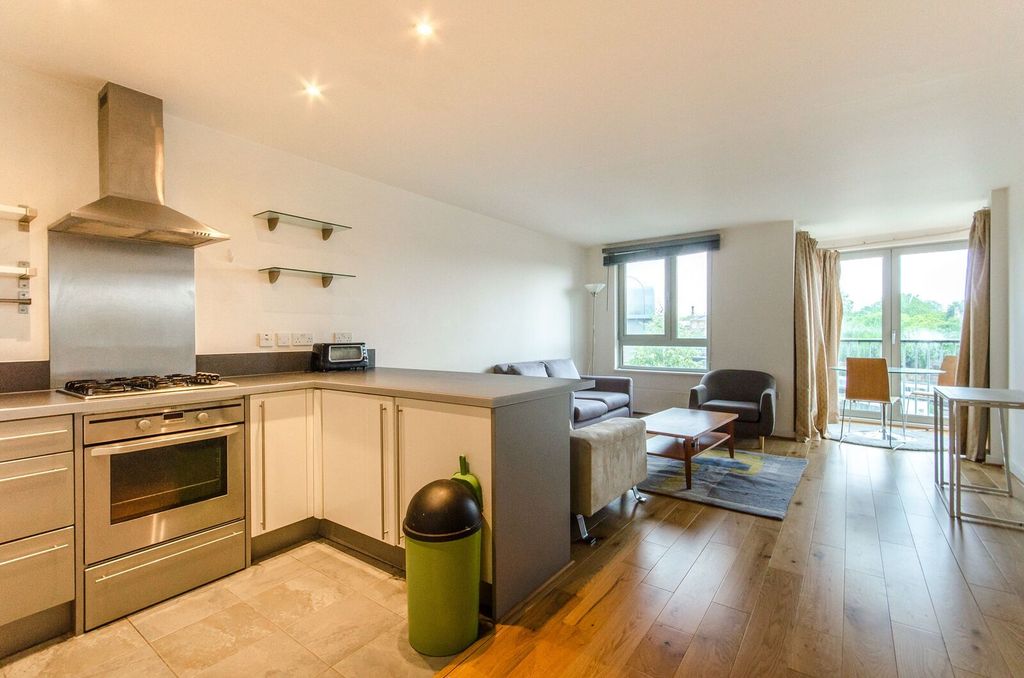 Property photo 1 of 8