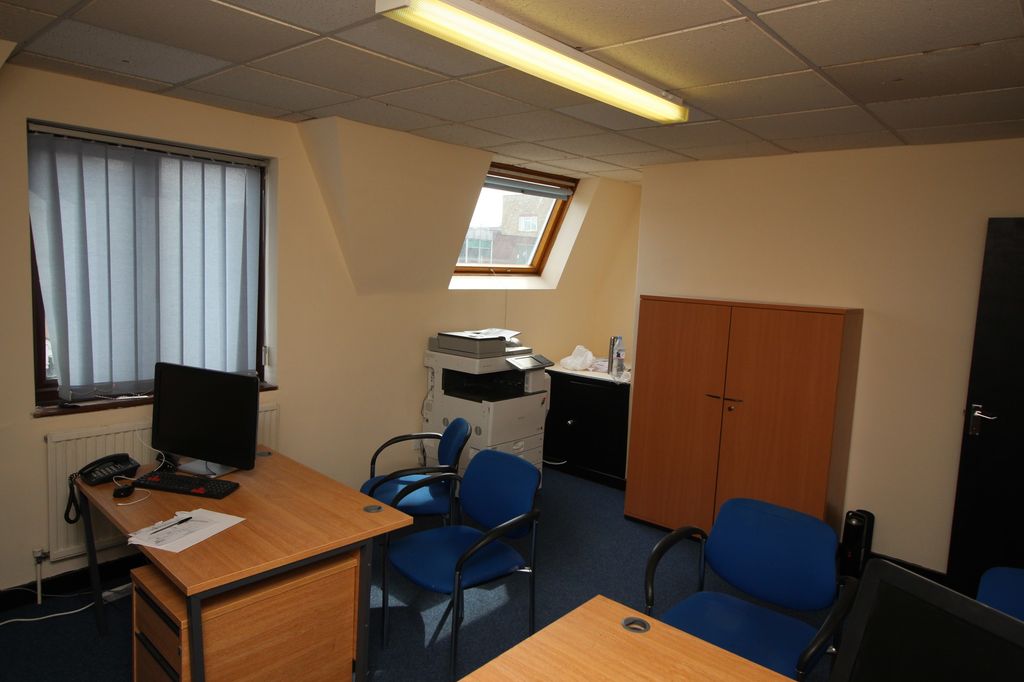 Property photo 2 of 3