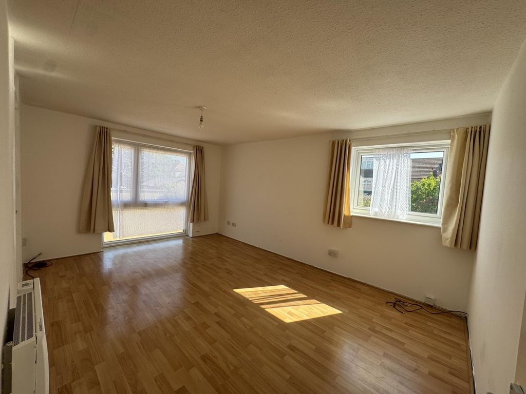 Property photo 1 of 7 Two Bedroom 1st Floor Flat