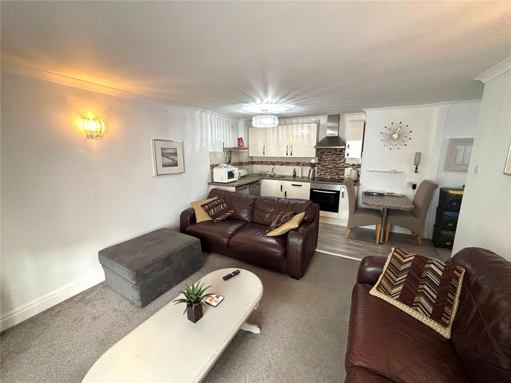 Property photo 1 of 9 Picture No. 17