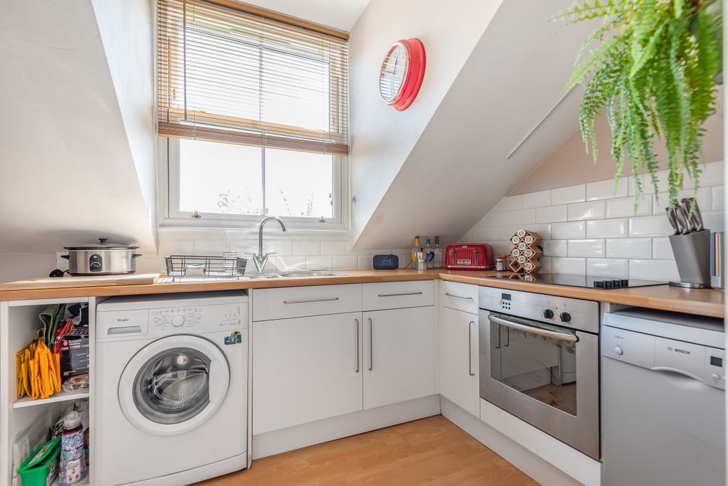 Property photo 2 of 8 845794 (5)