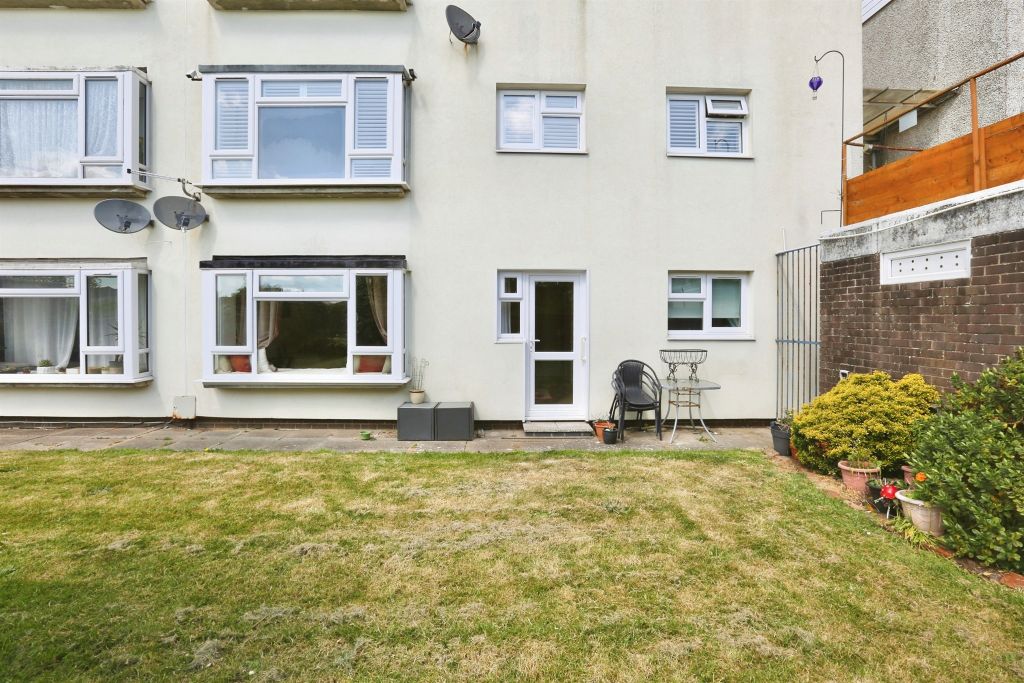 Property photo 2 of 8