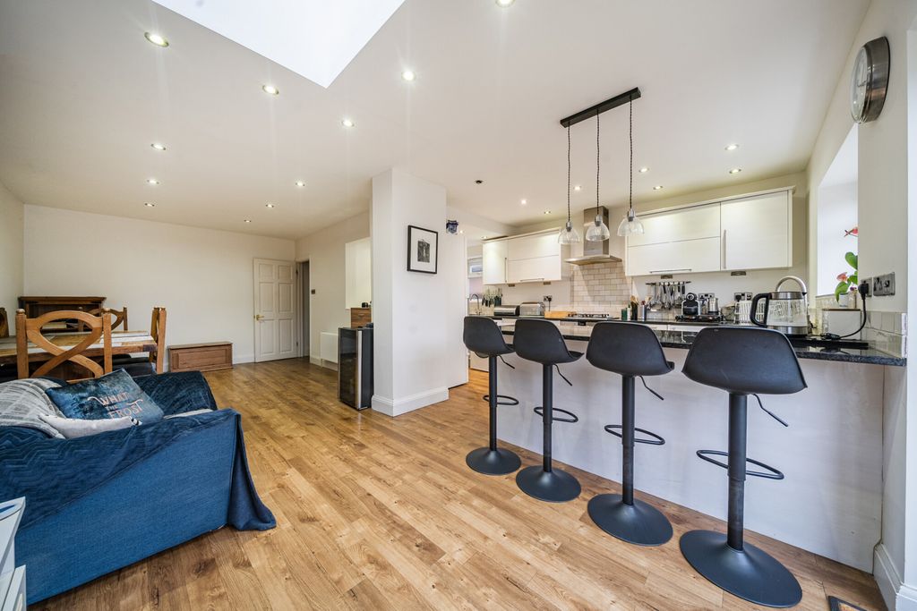 Property photo 1 of 17 Kitchen