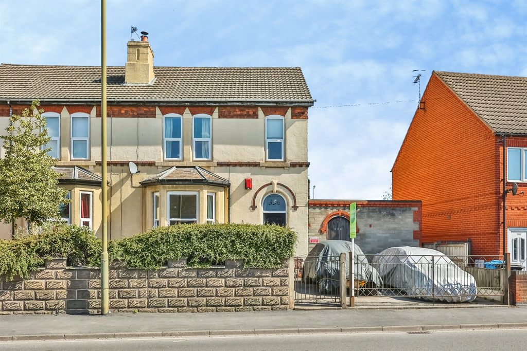 Property photo 2 of 32