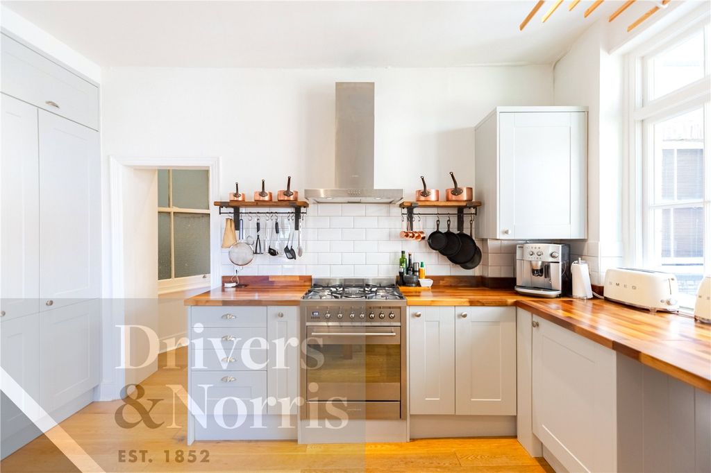 Property photo 2 of 14 Picture No. 08