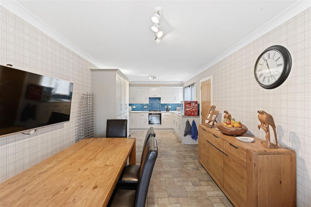 Additional image 7 of 3 bed detached bungalow for sale1 Bleachers Way, Huntingtowerfield, Perth, Perthshire PH1