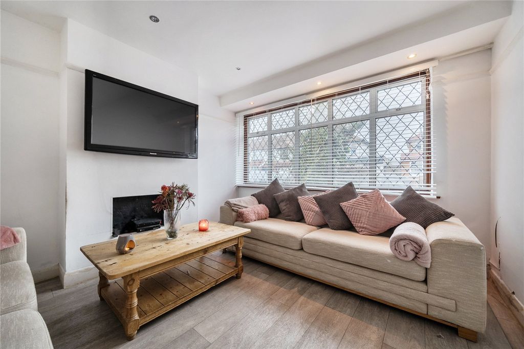 Property photo 2 of 18 Picture No. 20