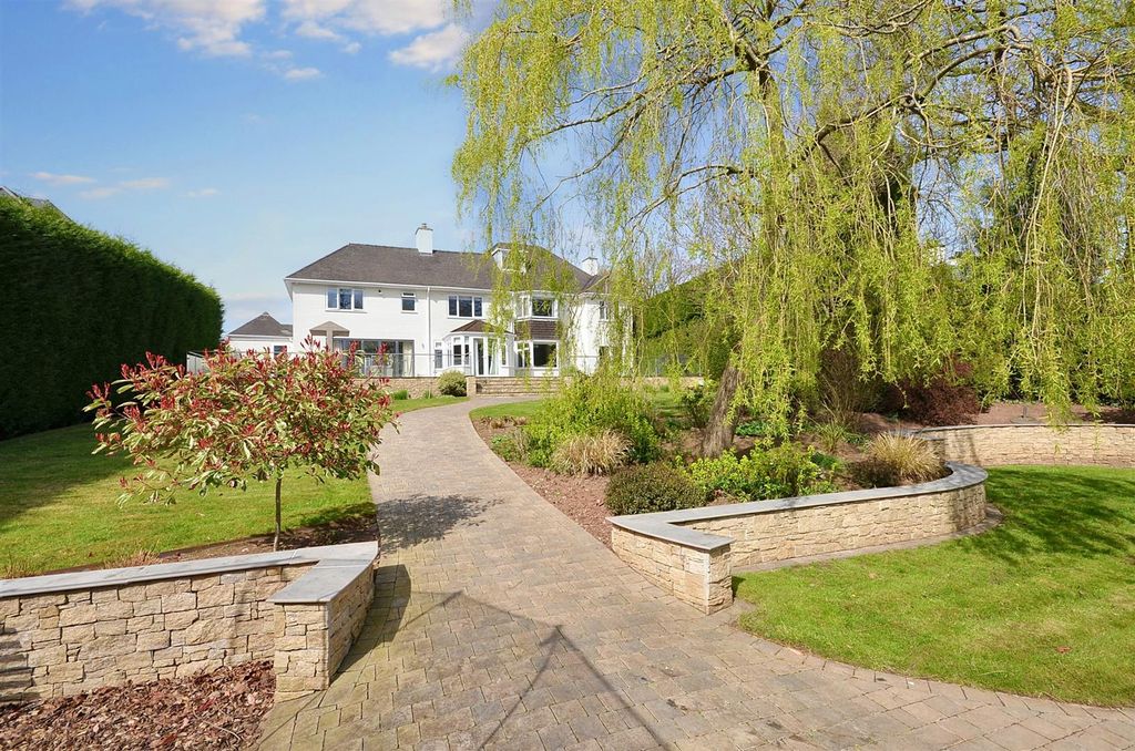 Property photo 3 of 41