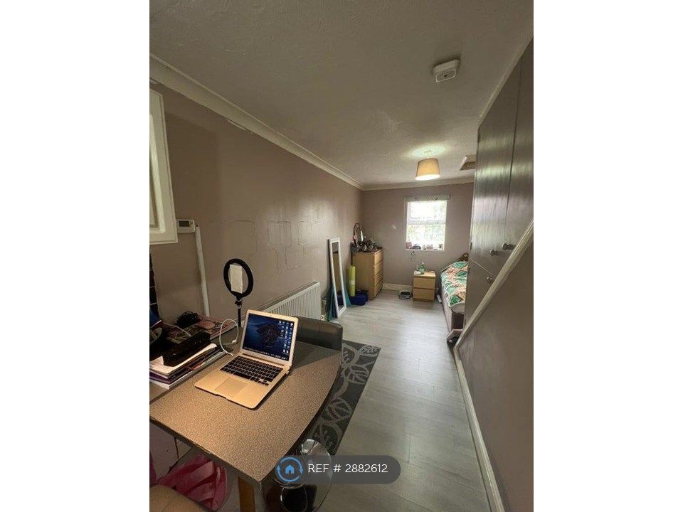 Property photo 1 of 5