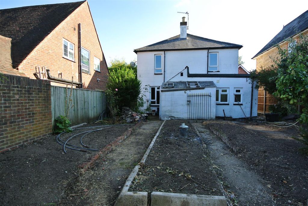 Property photo 3 of 17 Rear