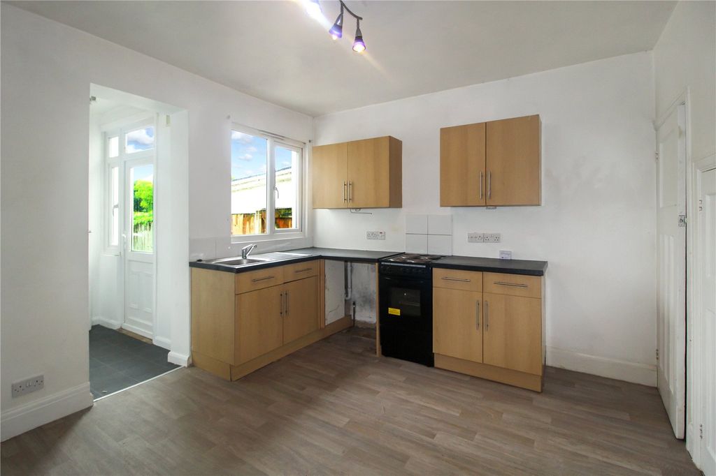 Property photo 3 of 10 Picture No. 05