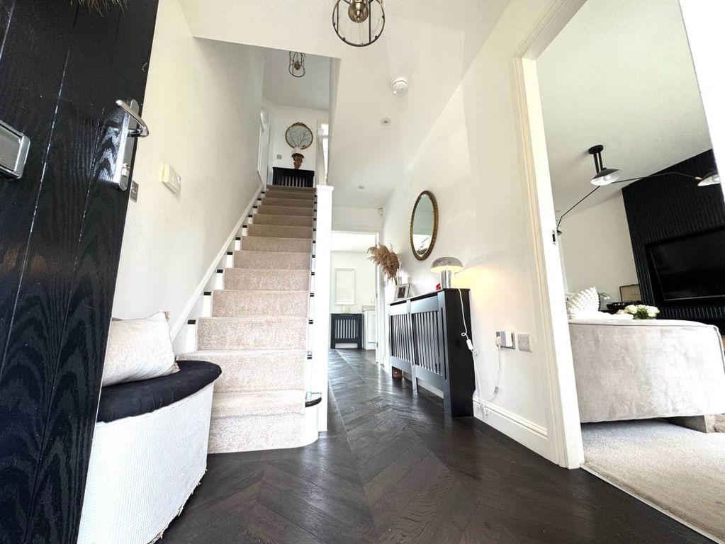 Property photo 2 of 40