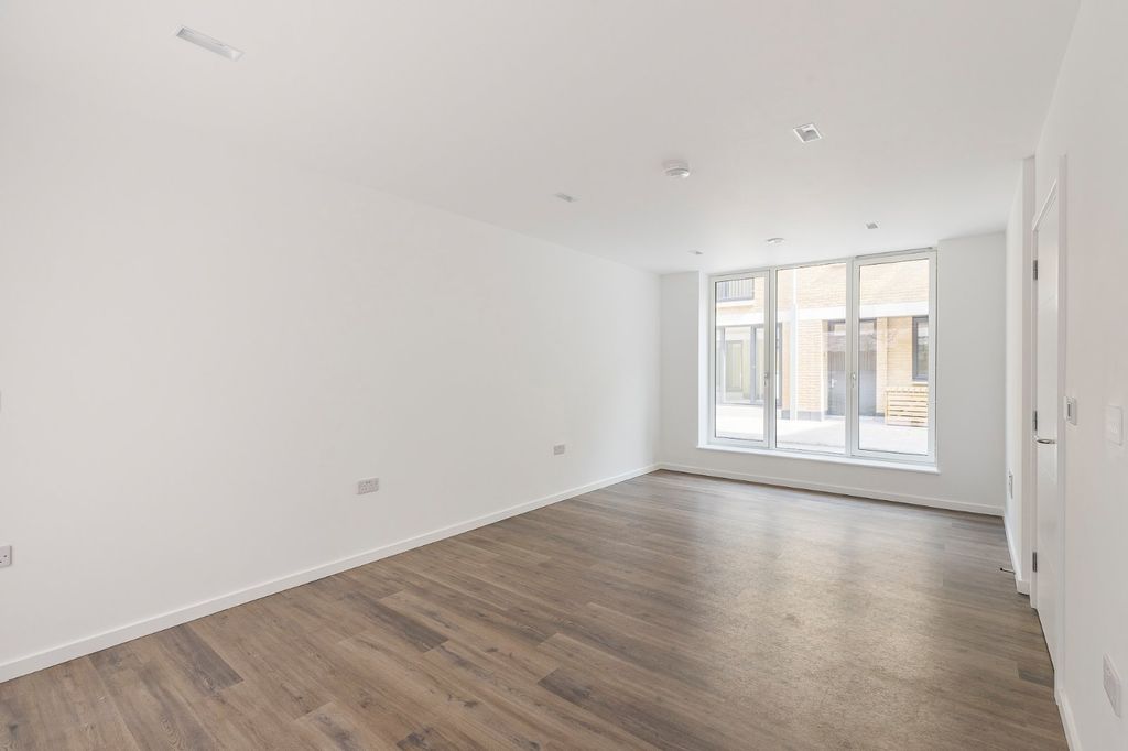 Property photo 3 of 20 Picture No. 05