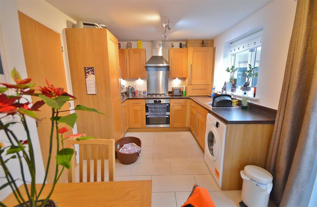 Property photo 2 of 15 Kitchen Diner