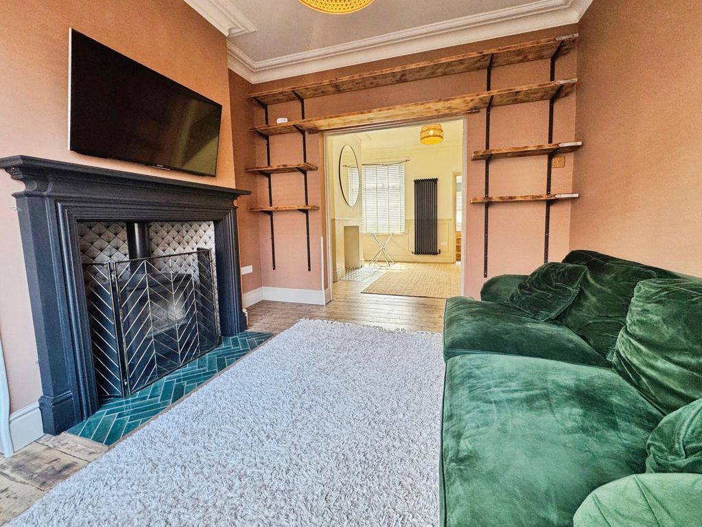Property photo 2 of 14 Pbox-Img.Jpg