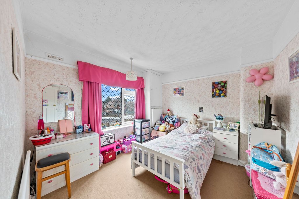 Property photo 3 of 21
