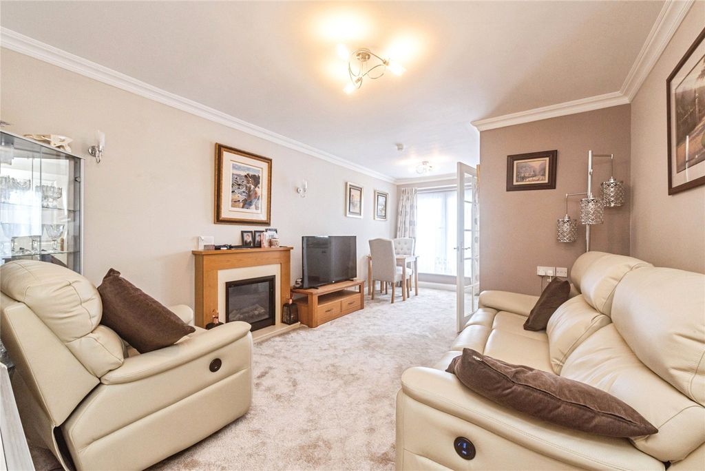 Property photo 2 of 16 Living Room