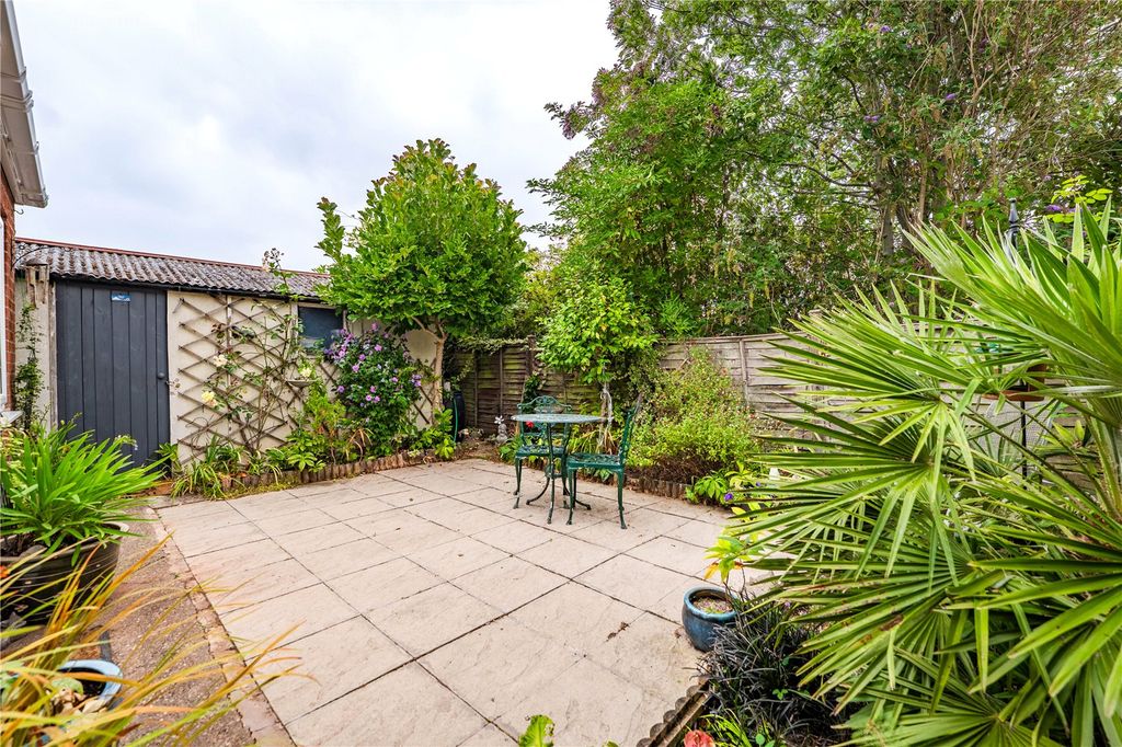 Property photo 2 of 21 Picture No. 23