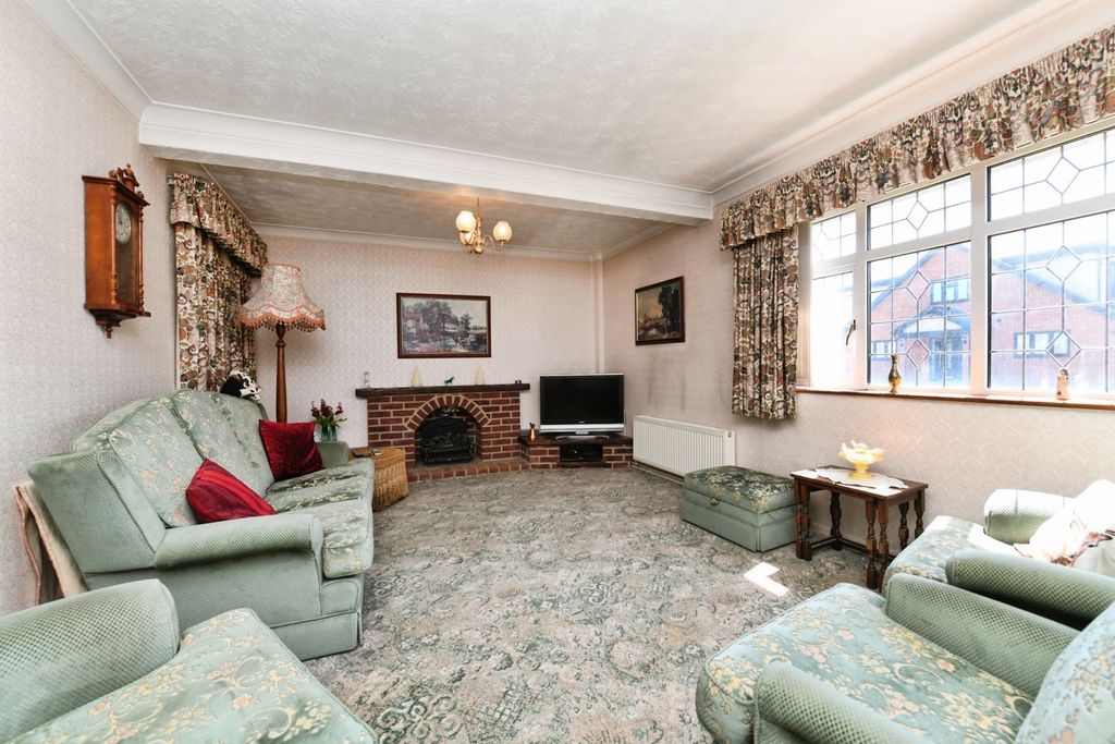 Property photo 3 of 26 Pbox-Img.Jpg