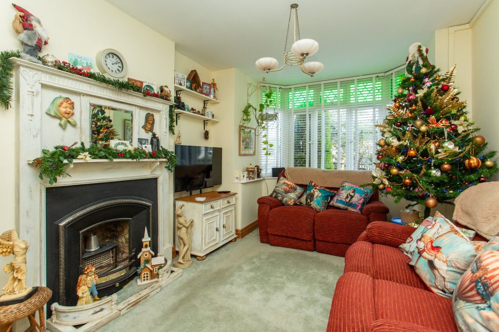 Property photo 3 of 19 Picture 3