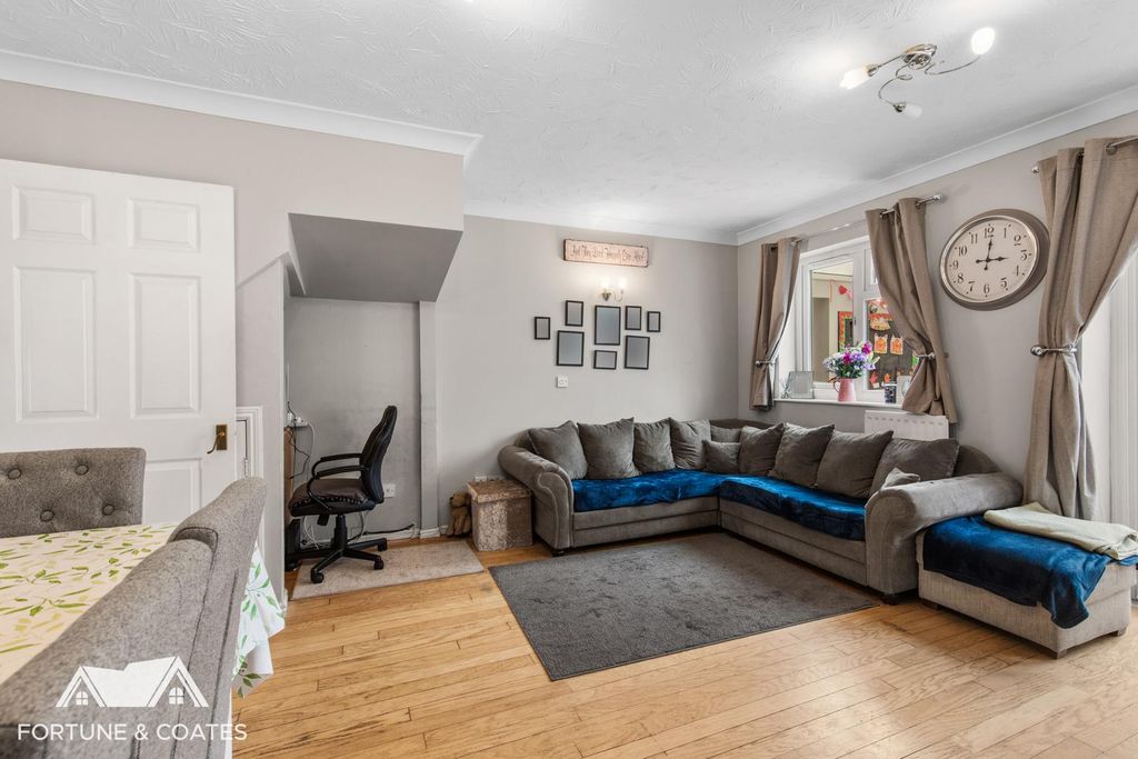 Property photo 3 of 19 Coalportclose_17.Jpg
