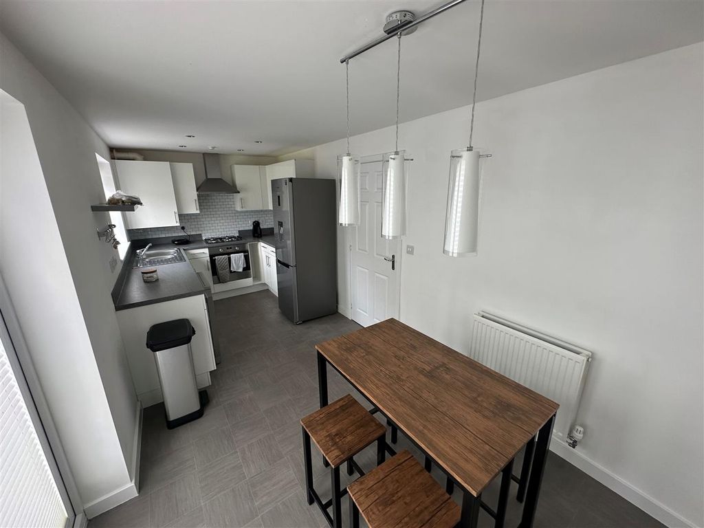 Property photo 2 of 11 Kitchen.Jpg