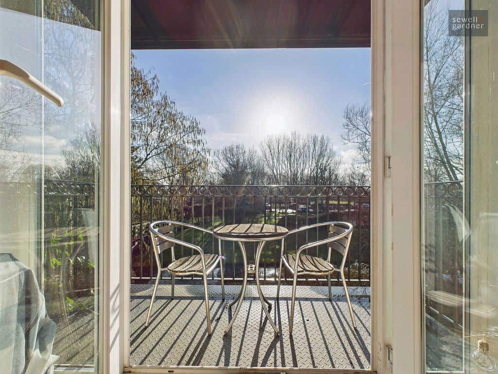 Property photo 3 of 12