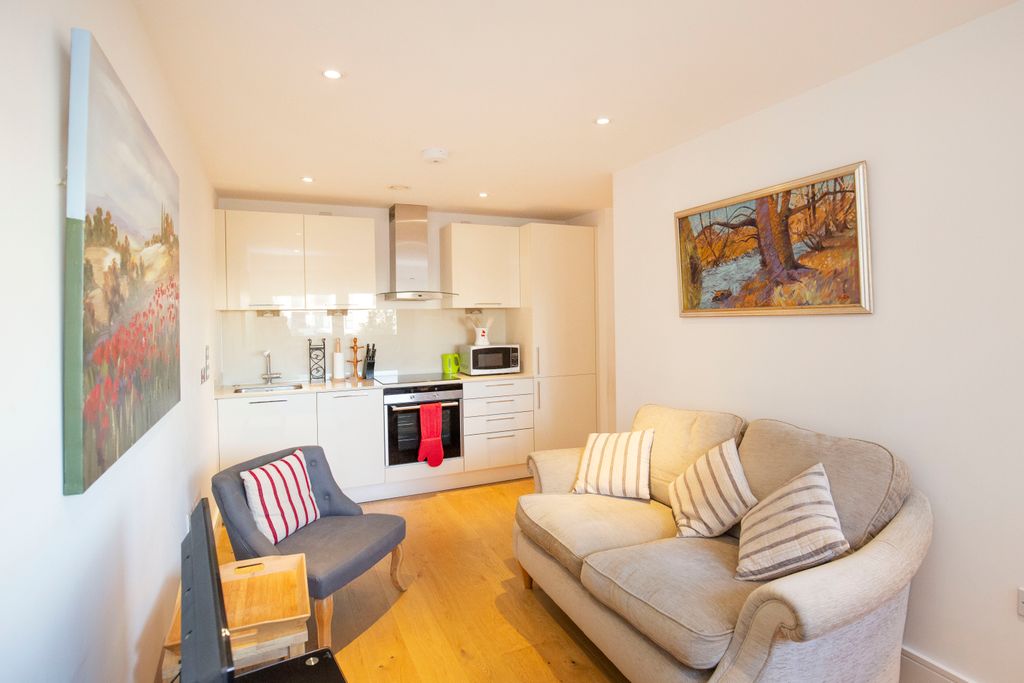 Property photo 2 of 6