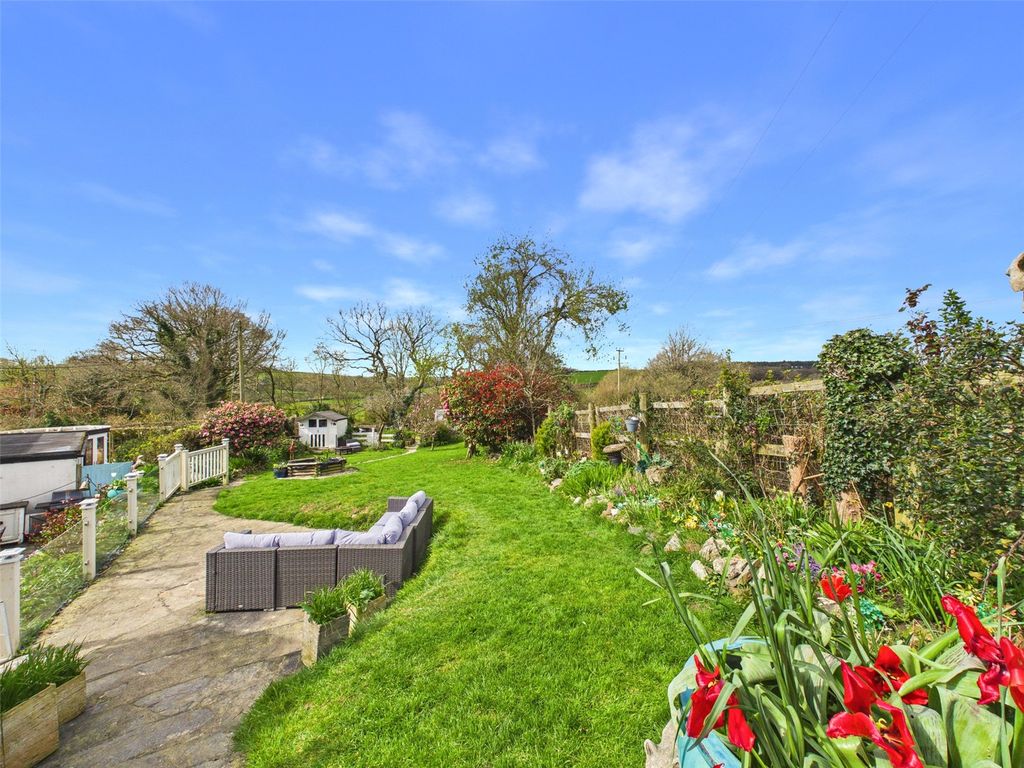 Property photo 2 of 26 Picture No. 35