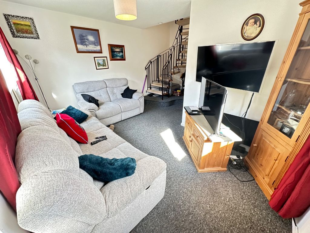 Property photo 2 of 7 4578171