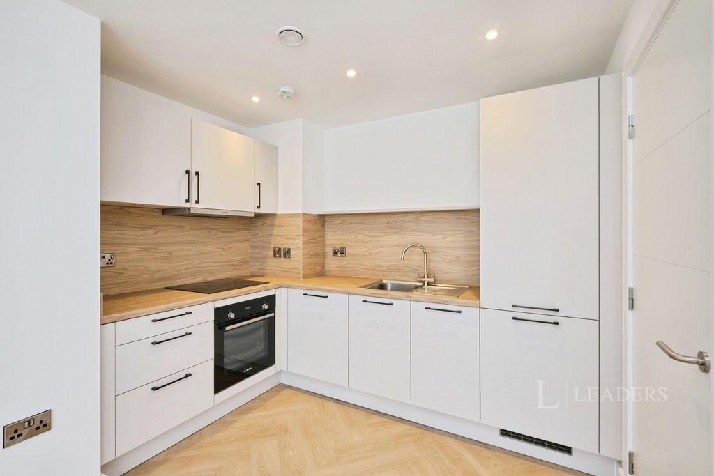 Property photo 3 of 22 Pbox-Img.Jpg