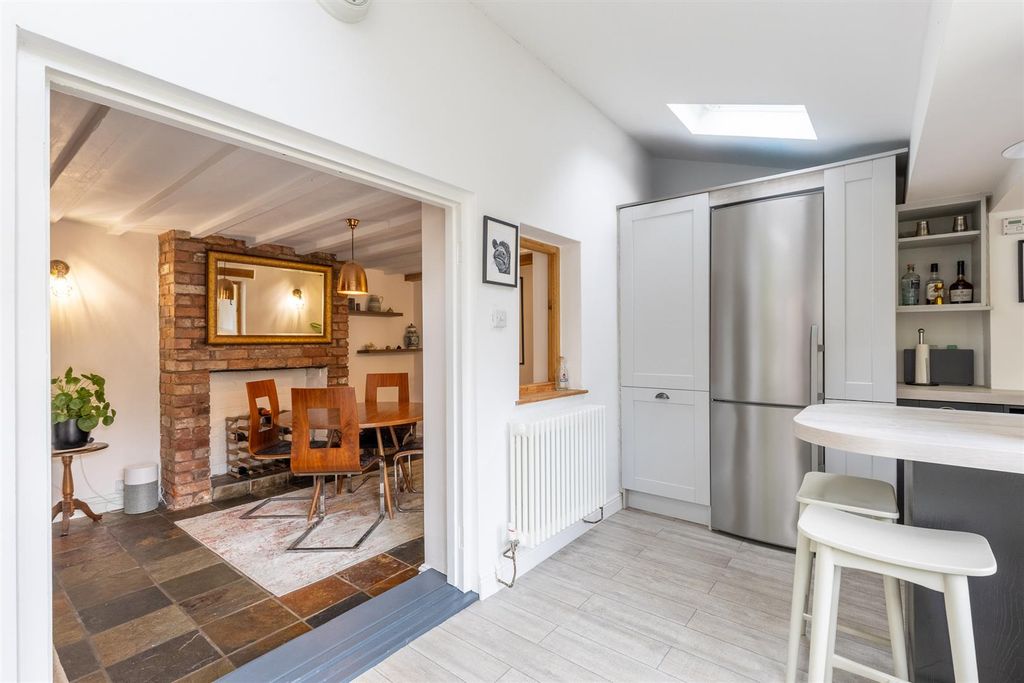 Property photo 3 of 32 Hencottage-6.Jpg