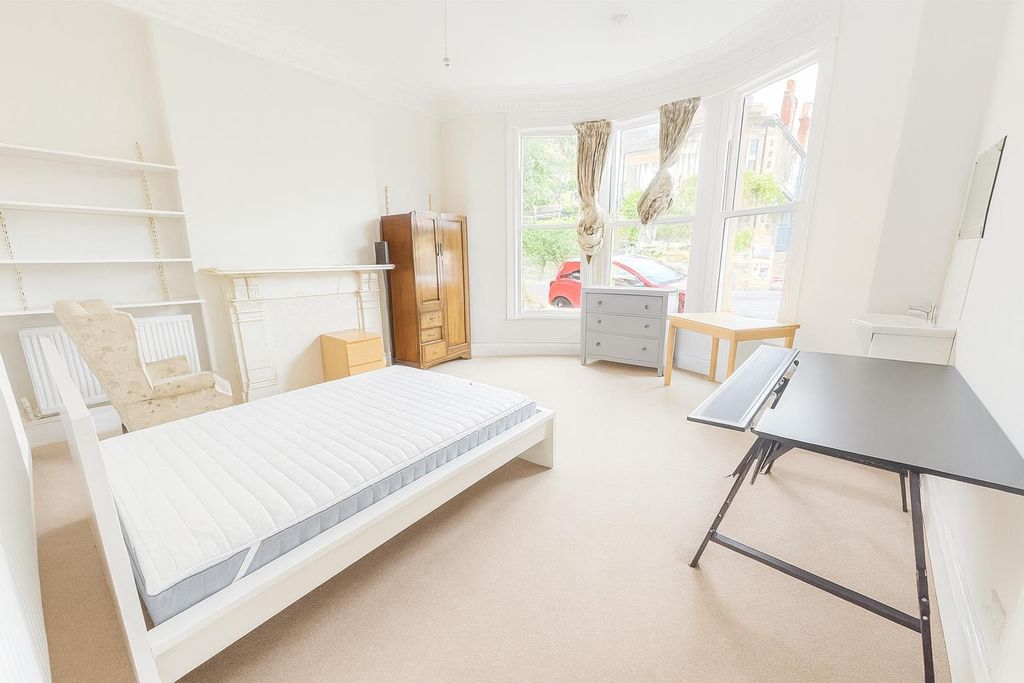 Property photo 1 of 12 Chatgpt Image Sep 9, 2025, 02_18_35 Pm.Png