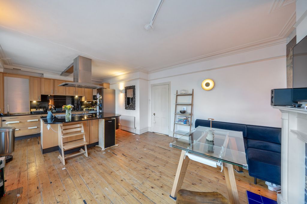 Property photo 3 of 17 1381793-22-69206F...
