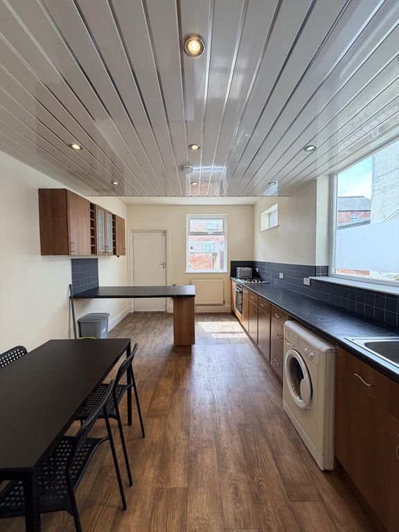 Property photo 1 of 26 Kitchen
