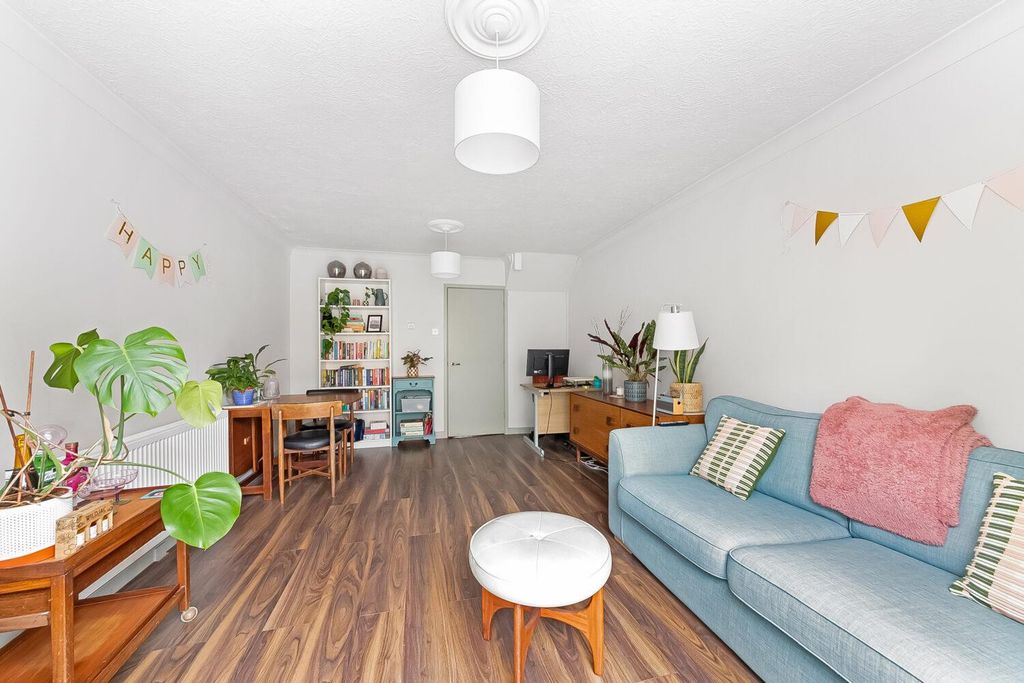 Property photo 2 of 9 2