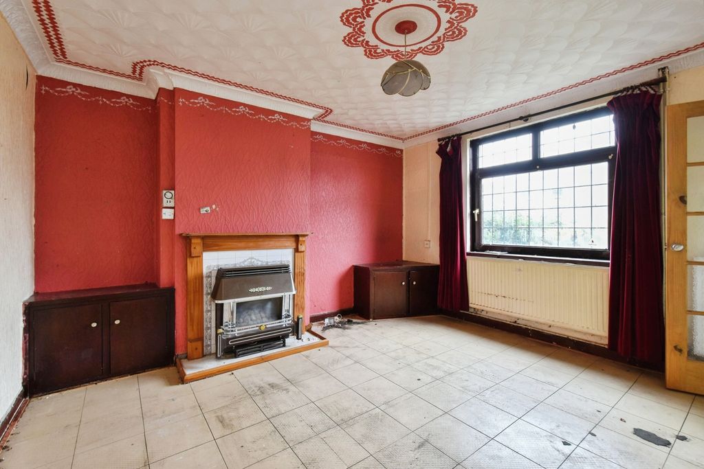 Property photo 2 of 17 Photo