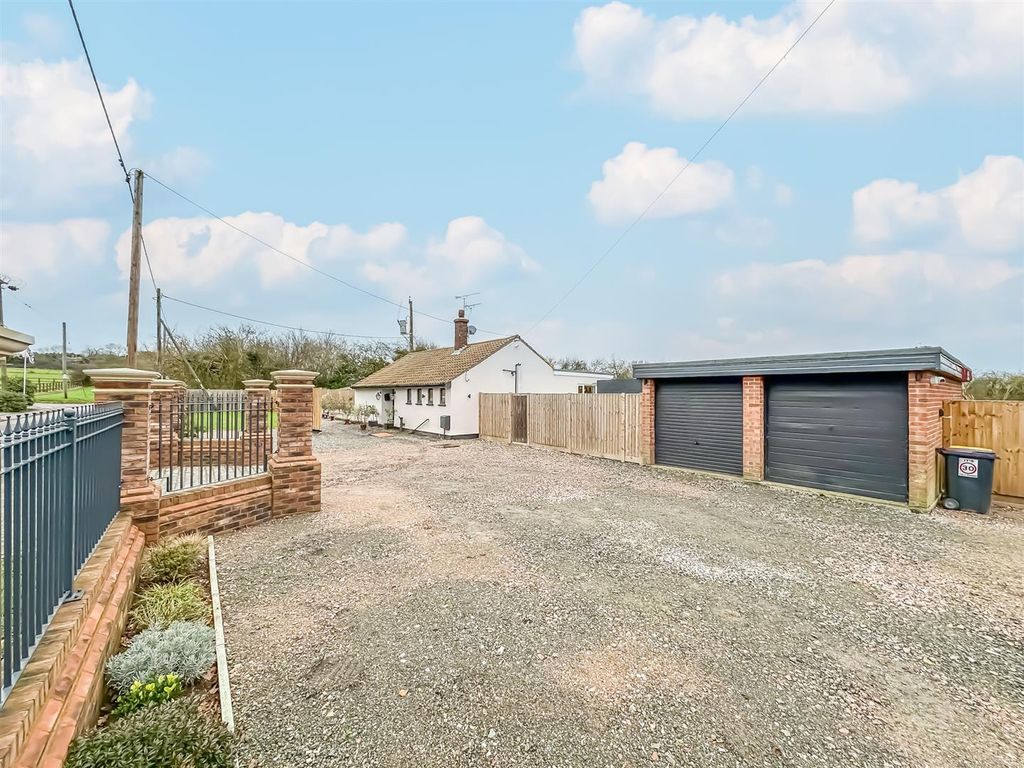 Property photo 3 of 35