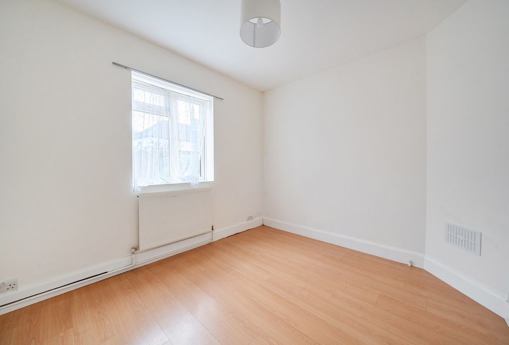 Property photo 2 of 15 1457306-7-69Fcc82...