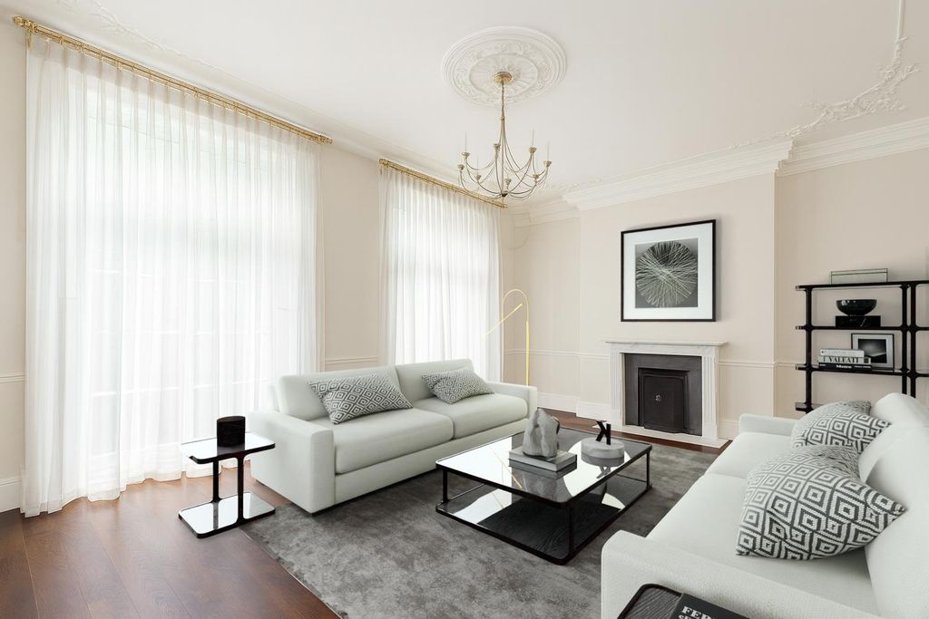 Property photo 2 of 6 Flat D, 1-4 Eaton Square Sw1W 9Da-1 (2).Jpeg