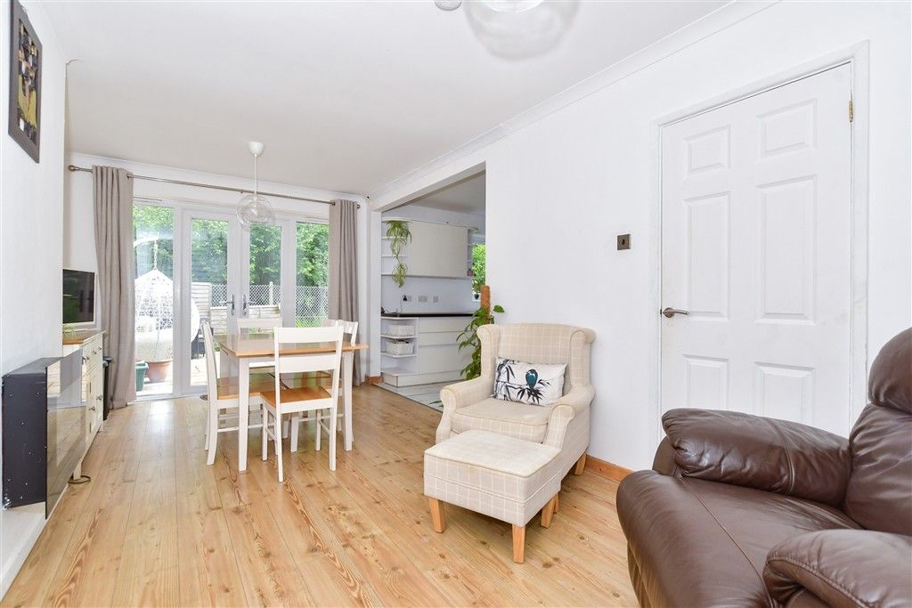 Property photo 2 of 15 Lounge