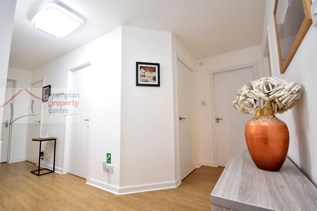 Property photo 3 of 19 H1.Jpg