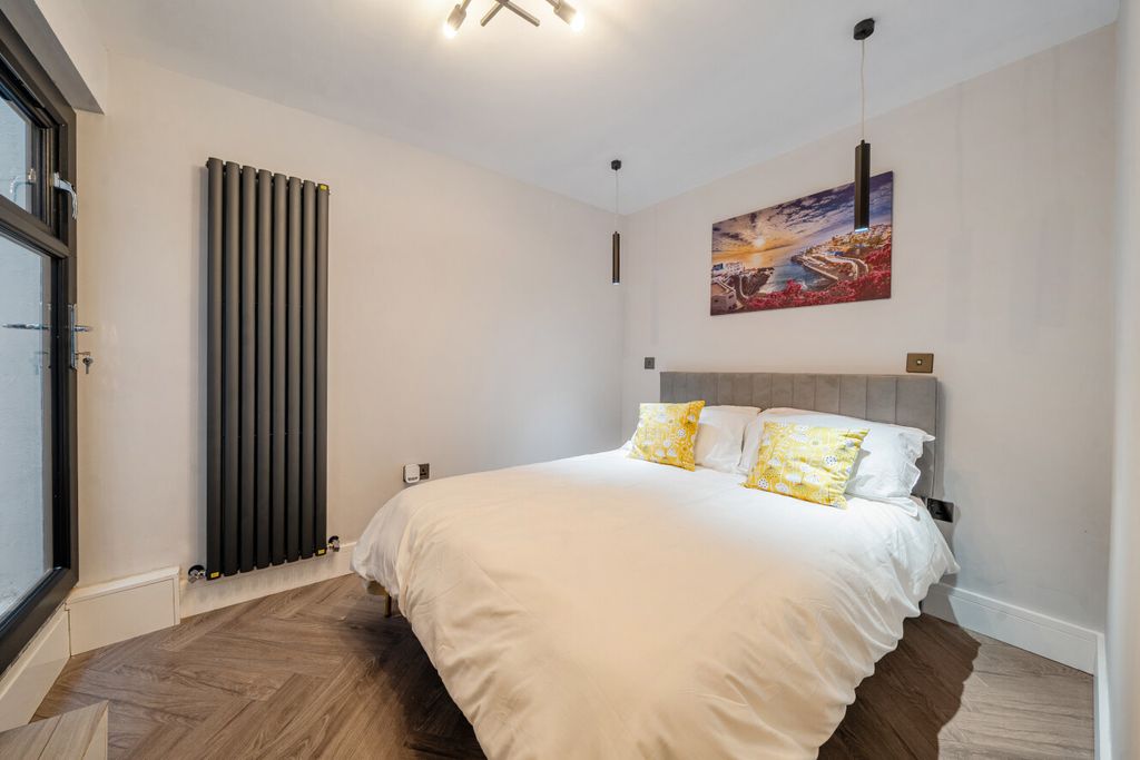 Property photo 3 of 10 1469469-4-6A18648...