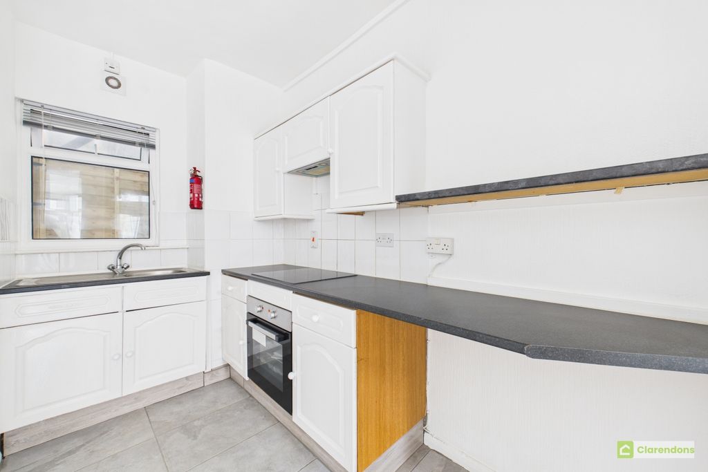 Property photo 3 of 5 Cam02528G0-Pr0416-Still003